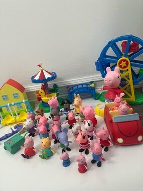 MASSIVE Peppa Pig Playset with 25+ figurines lot / bundle